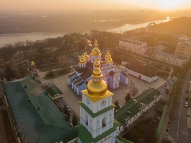 Hava aracı görüntüsü. Kyiv 'deki Aziz Michaels Katedrali