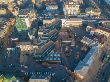 Kyiv şehir manzarası. Hava aracı görünümü.