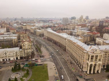 Hava aracı görüntüsü. Khreshchatyk Manzarası - Kyiv 'in merkez caddesi