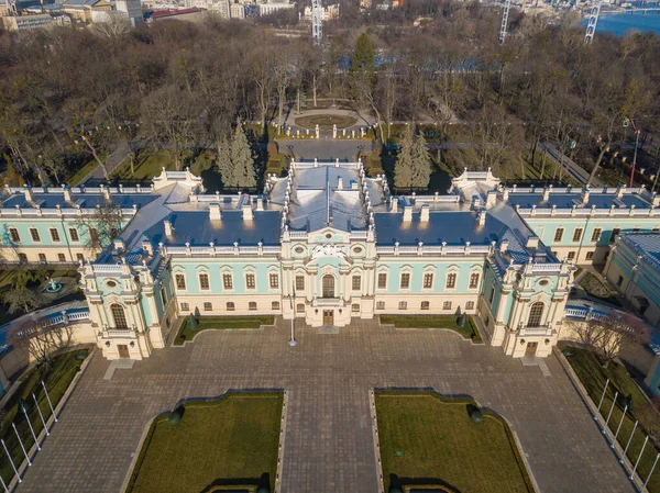 空中无人驾驶飞机视图 基辅的Mariinsky宫是乌克兰总统的礼仪官邸 — 图库照片