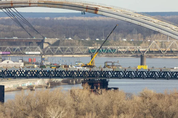 Vue Aérienne Dessus Drone Construction Inachevée Pont Sur Rivière Dniepr — Photo