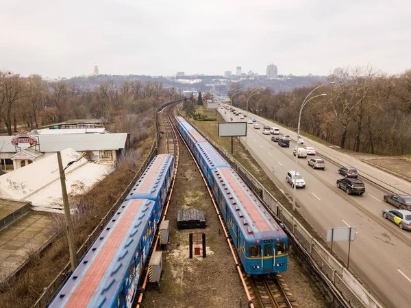 Kiev Tunnelbanetåg Rör Sig Rälsen — Stockfoto