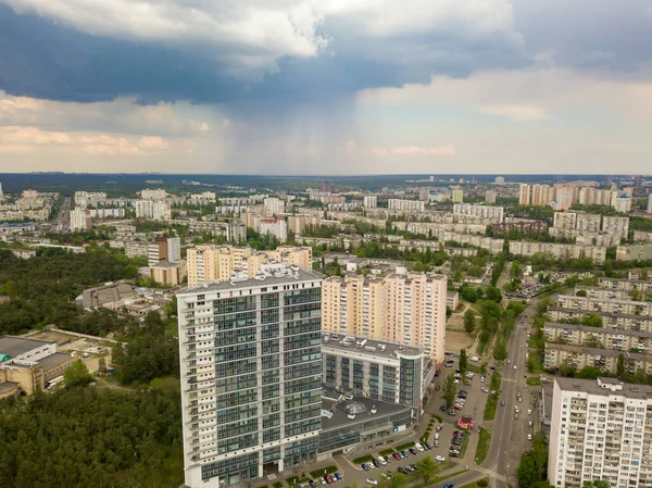 Voorjaarstregen Boven Kiev Zijn Zwarte Donderwolken Lucht Regen Valt Stad — Stockfoto