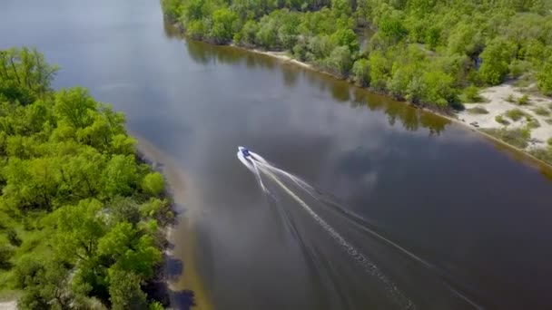 Kyiv Deki Dnieper Nehri Nde Yüzen Bir Motorlu Tekne Nehir — Stok video