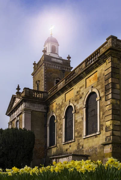 Blandford Forum Church in springtime — Stock Photo, Image