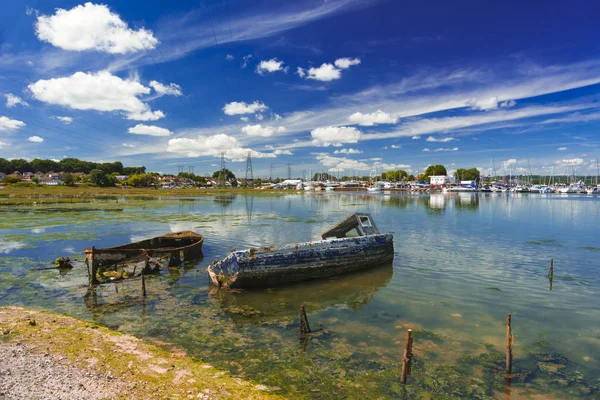 Starych łodzi w Poole Harbour — Zdjęcie stockowe