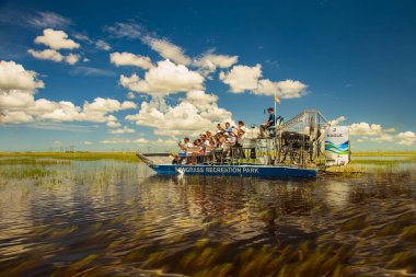 Florida Everglades bataklık teknesi gezileri ve denizaltılar