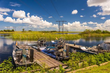 Florida Everglades bataklık teknesi gezileri ve denizaltılar