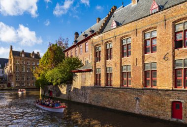Bruges, Belçika belediye binaları ve kanalları