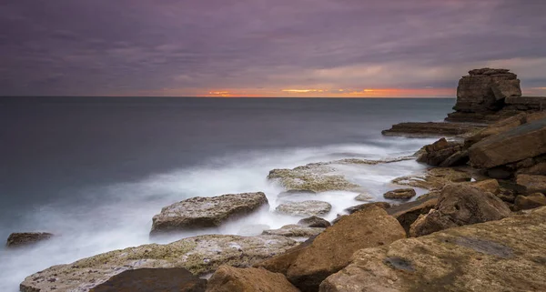 ポートランド ドーセットのパルピット ロックとジュラ紀海岸線の長い露出 — ストック写真