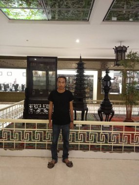 Salar Jung Müzesi, Hindistan 'ın Hyderabad kentindeki Musi Nehri' nin güney kıyısındaki Dar-ul-Shifa 'da bulunan bir sanat müzesidir. Hindistan 'ın üç ulusal müzesinden biridir..