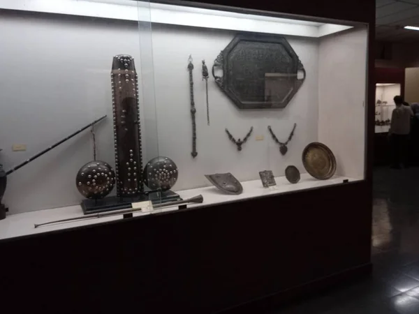 Salar Jung Müzesi, Hindistan 'ın Hyderabad kentindeki Musi Nehri' nin güney kıyısındaki Dar-ul-Shifa 'da bulunan bir sanat müzesidir. Hindistan 'ın üç ulusal müzesinden biridir..
