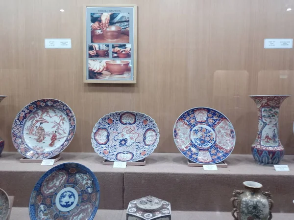 Salar Jung Müzesi, Hindistan 'ın Hyderabad kentindeki Musi Nehri' nin güney kıyısındaki Dar-ul-Shifa 'da bulunan bir sanat müzesidir. Hindistan 'ın üç ulusal müzesinden biridir..