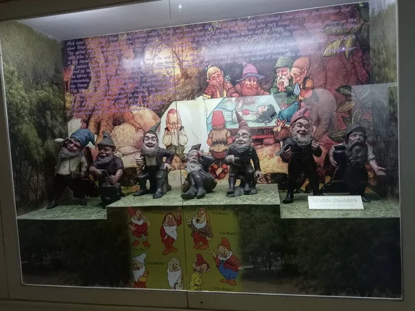 Salar Jung Müzesi, Hindistan 'ın Hyderabad kentindeki Musi Nehri' nin güney kıyısındaki Dar-ul-Shifa 'da bulunan bir sanat müzesidir. Hindistan 'ın üç ulusal müzesinden biridir..
