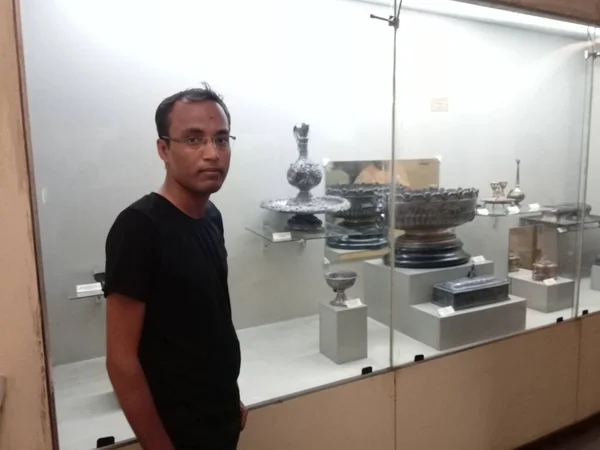 Salar Jung Müzesi, Hindistan 'ın Hyderabad kentindeki Musi Nehri' nin güney kıyısındaki Dar-ul-Shifa 'da bulunan bir sanat müzesidir. Hindistan 'ın üç ulusal müzesinden biridir..