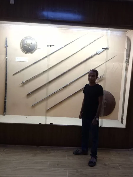 Salar Jung Müzesi, Hindistan 'ın Hyderabad kentindeki Musi Nehri' nin güney kıyısındaki Dar-ul-Shifa 'da bulunan bir sanat müzesidir. Hindistan 'ın üç ulusal müzesinden biridir..