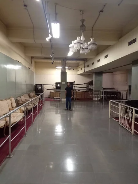 Salar Jung Müzesi, Hindistan 'ın Hyderabad kentindeki Musi Nehri' nin güney kıyısındaki Dar-ul-Shifa 'da bulunan bir sanat müzesidir. Hindistan 'ın üç ulusal müzesinden biridir..