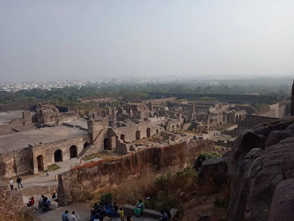 Golconda Kalesi, Golkonda (Telugu) olarak da bilinir. 