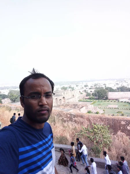 Golconda Kalesi, Golkonda (Telugu) olarak da bilinir. 