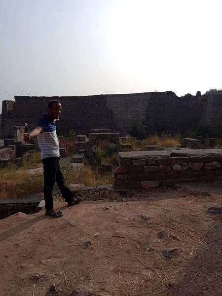 Golconda Kalesi, Golkonda (Telugu) olarak da bilinir. 