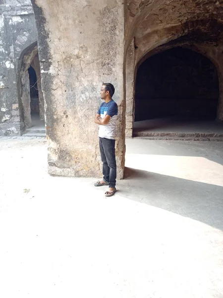Golconda Kalesi, Golkonda (Telugu) olarak da bilinir. 