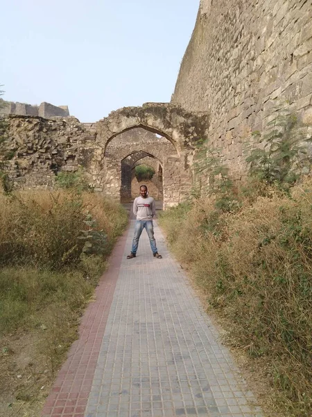 Golconda Kalesi, Golkonda (Telugu) olarak da bilinir. 
