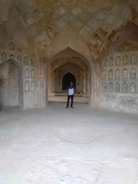 Golconda Kalesi, Golkonda (Telugu) olarak da bilinir. 