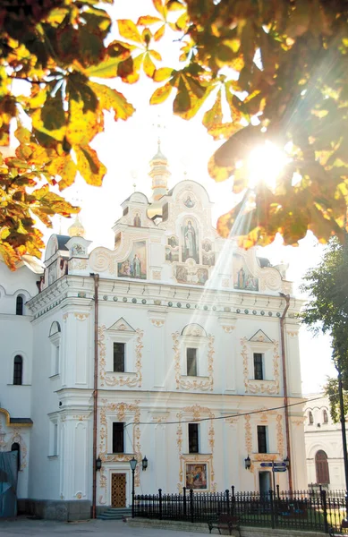 Antik Kiev Pechersk Lavra veya Kyiv Pechersk Lavra manzarası.