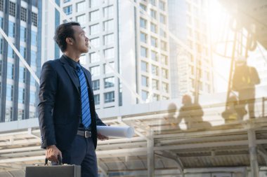 işadamı işçisi inşaat sitesinde