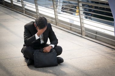 Hayal kırıklığına işadamıdır kaybetme Menkul Kıymetler Borsası üzerinden