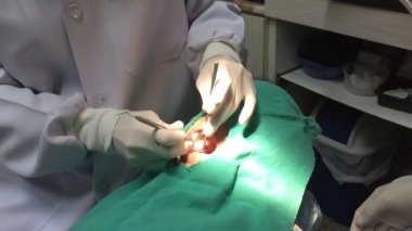 Çocuk diş Kliniği ağız muayenesi sahip