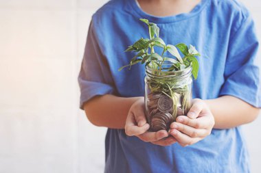 alt ağacı olarak büyürken şişe para tasarruf