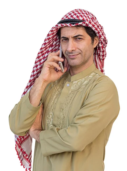 Arabisk affärsman meddelanden på en mobiltelefon som isolerade bakgrund — Stockfoto