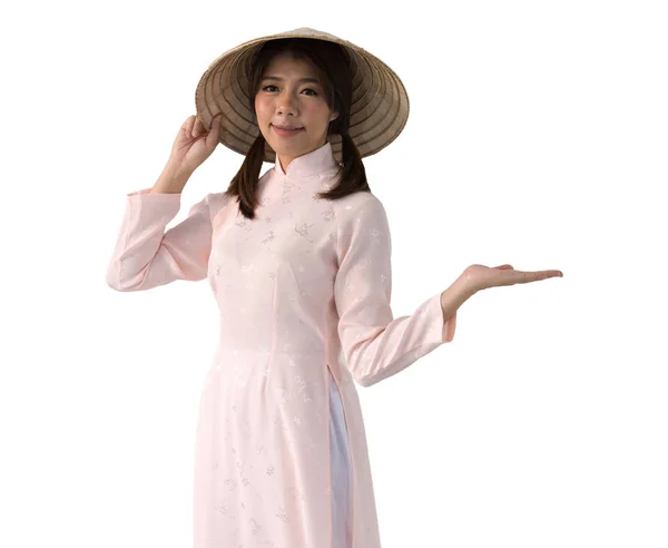 ドレス文化のピンクのベトナム伝統的なドレスを着た美しい女性 — ストック写真
