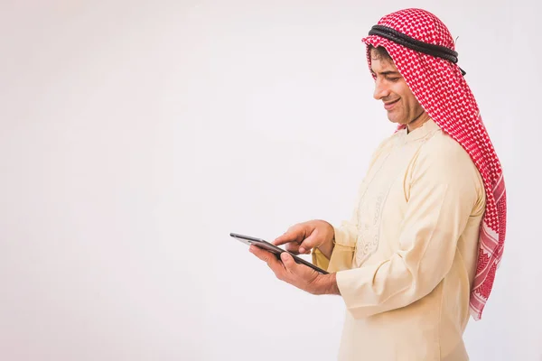 Арабські бізнесмен, використовуючи на мобільний телефон — стокове фото