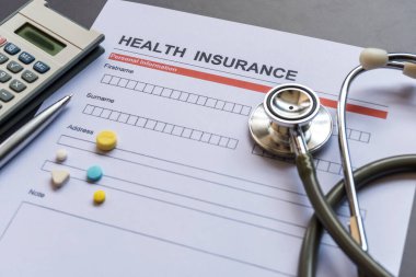 Model ve politika belgesiyle sağlık sigortası formu  