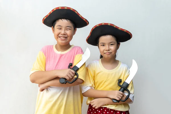 Asian Boy Girl Smiling Pirate Costume — Stock Photo, Image