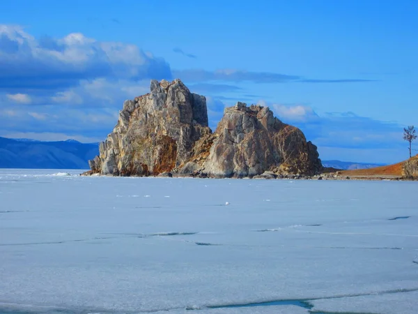 Скалистый Мыс Бурхан Фоне Таяния Льда — стоковое фото