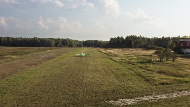 Câmera Seguir Para Avião — Vídeo de Stock