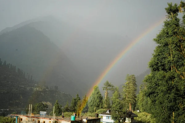 Regenbogenblick Den Bergen Sonniges Und Bewölktes Wetter Himachal Indien — Stockfoto
