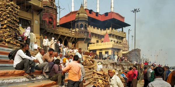November 2018 Manikarnika Ghat Varanasi India People Waiting Cremation Ceremony Stock Photo