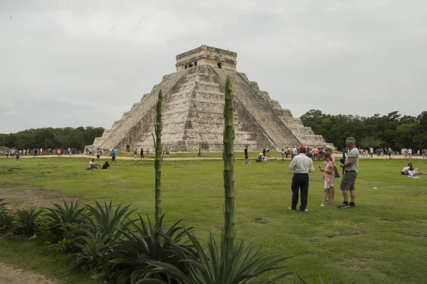 Piramide Chichen Itza — Stock Photo, Image