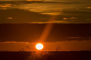 Yolda inanılmaz bir gün batımı