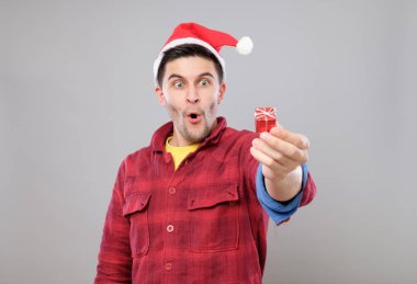 Adam bir Noel hediyesi