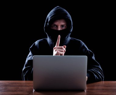 Çalmak veri--dan laptop bilgisayar korsanı