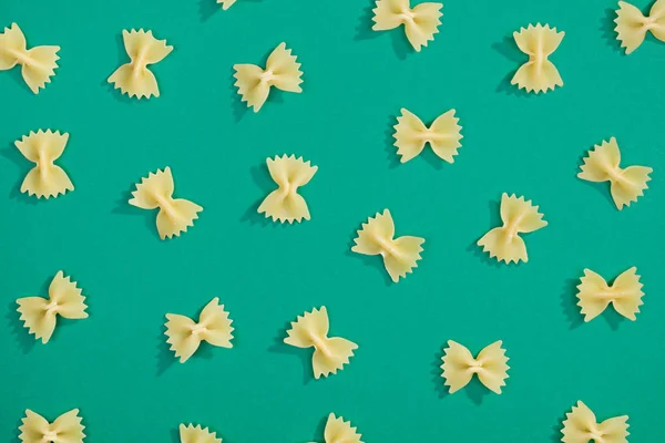 Farfalle pasta patrón de puesta plana —  Fotos de Stock