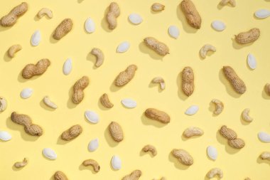 Lay düz fıstık, kabak çekirdeği ve kaju fıstığı