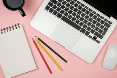 Ofis, banka donatımı ile çalışma alanının düz yatıyordu tarzı resim