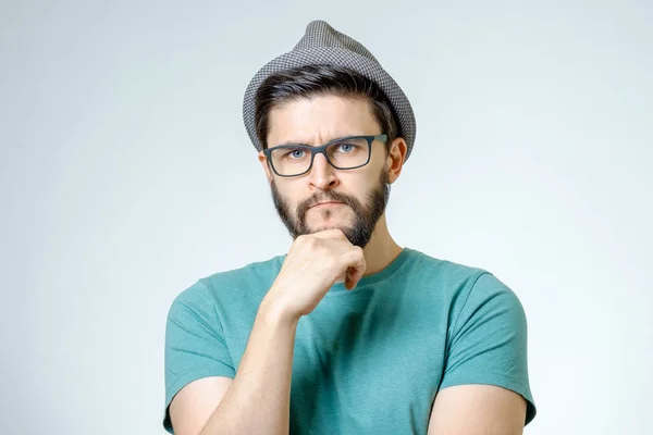 Retrato de un joven serio — Foto de Stock