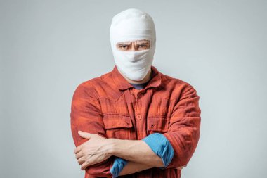 Kadar sargılı adam portresi